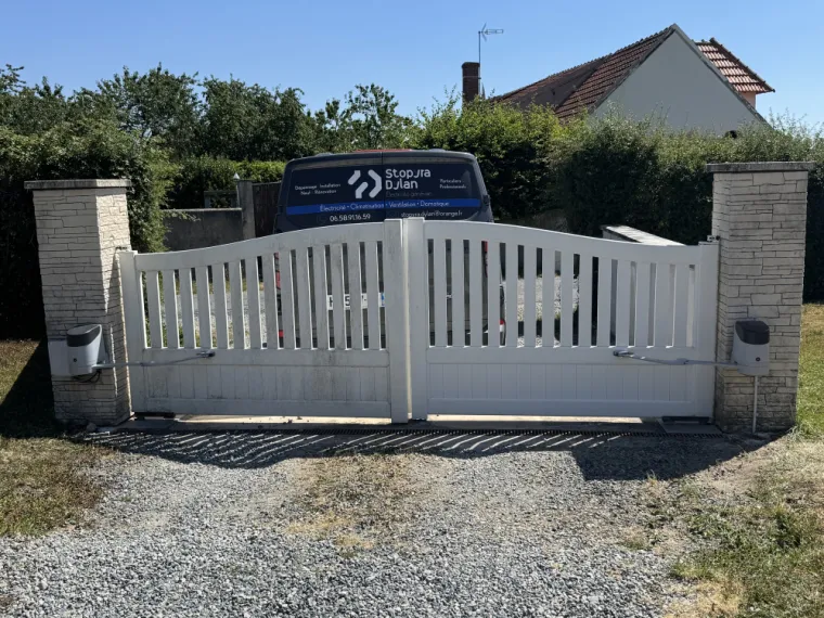 Installation et mise en service d’un moteur NICE à Chamblet (03), Vichy, STOPYRA DYLAN ÉLECTRICITÉ GÉNÉRAL